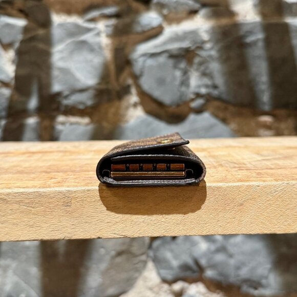 Louis Vuitton Vintage Damier Ebene 4 Key Holder - Picture 3 of 14
